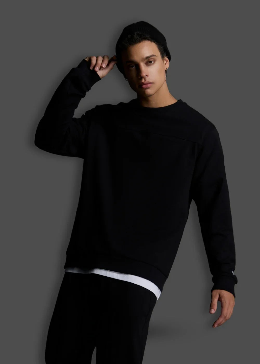 Áo Thun Sweater Mềm Mịn Mát The Minimalist 008 Đen - YaMe.vn