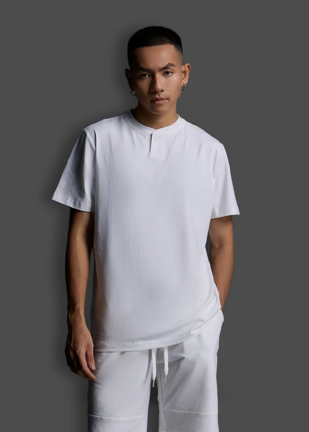 Áo Thun Tay Ngắn Mềm Mịn Mát The Minimalist 007 Trắng - YaMe.vn