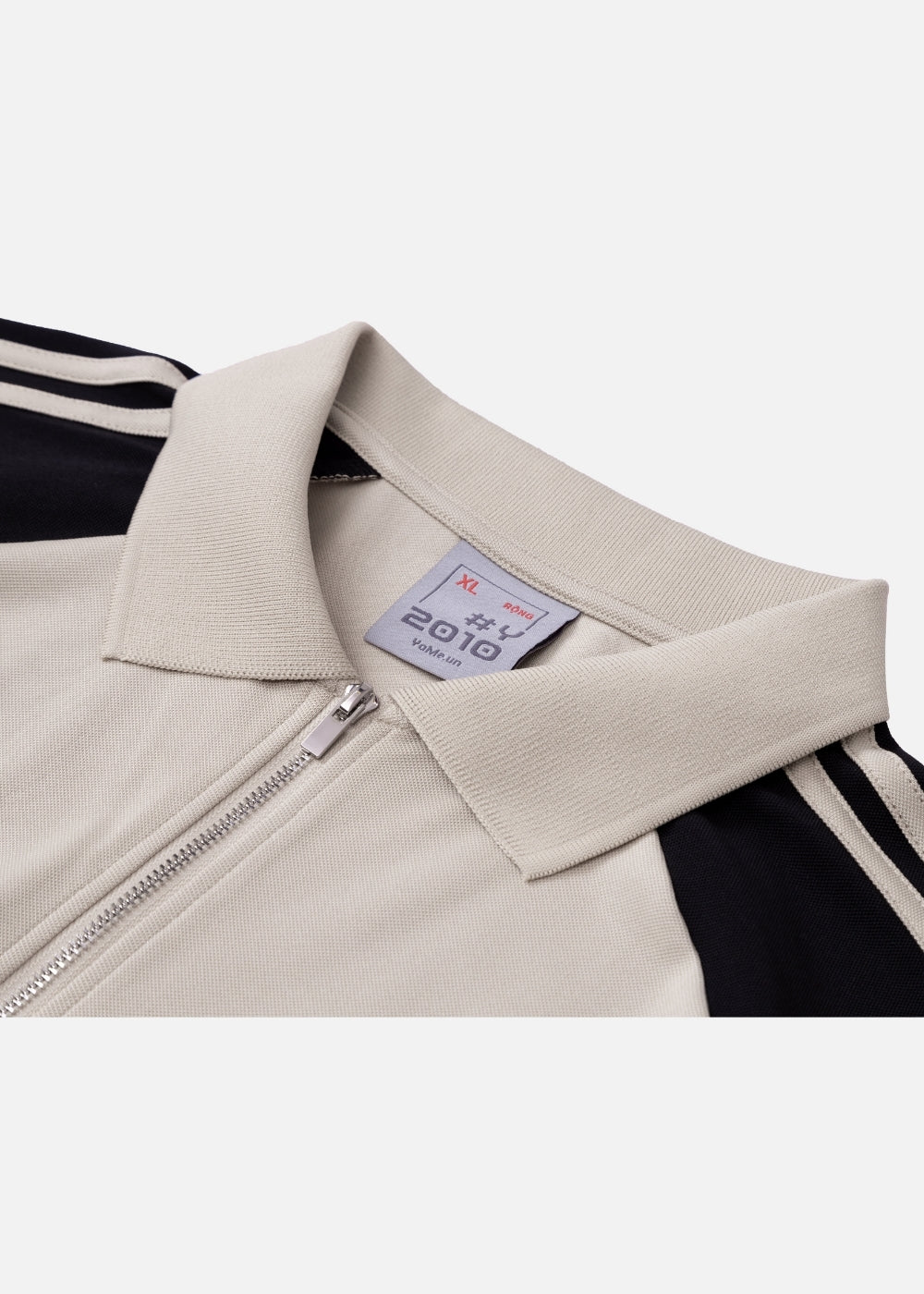 Áo Polo Cổ Khóa Kéo Vải Pique Thoáng Khí Seventy Seven 18 Kem