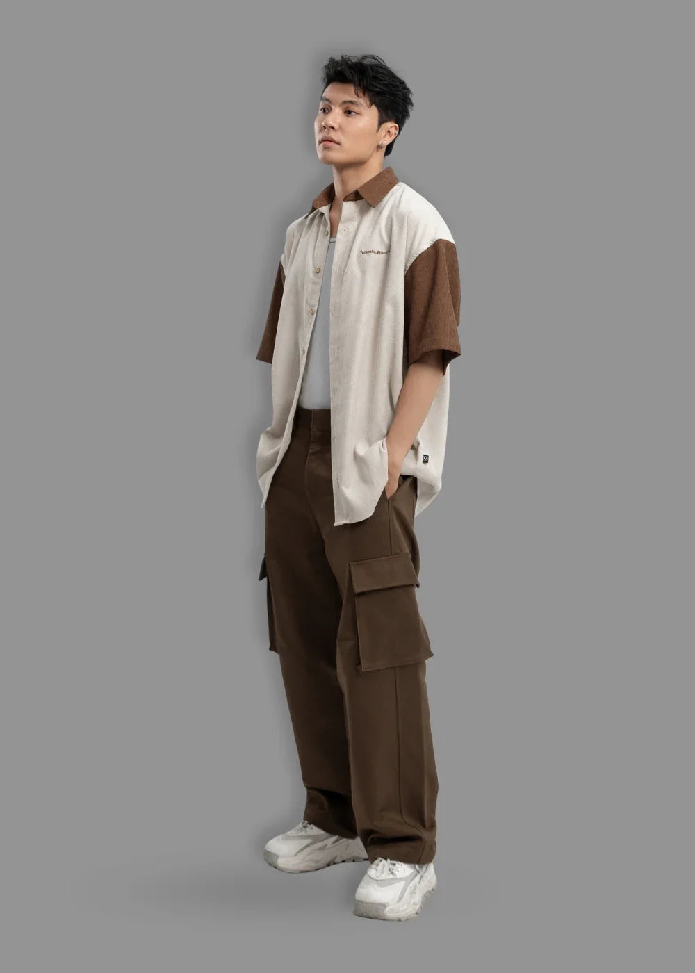 Áo Sơ Mi Tay Ngắn Vải Nhung Corduroy Retro Ít Nhăn Seventy Seven 22 Nâu Nhạt - YaMe.vn