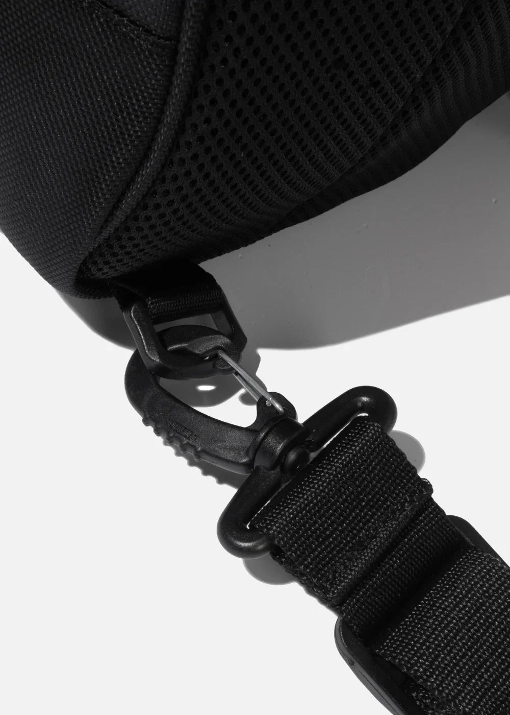 Túi Đeo Sling Bag Chống Sốc #Y2010 06 Đen - YaMe.vn