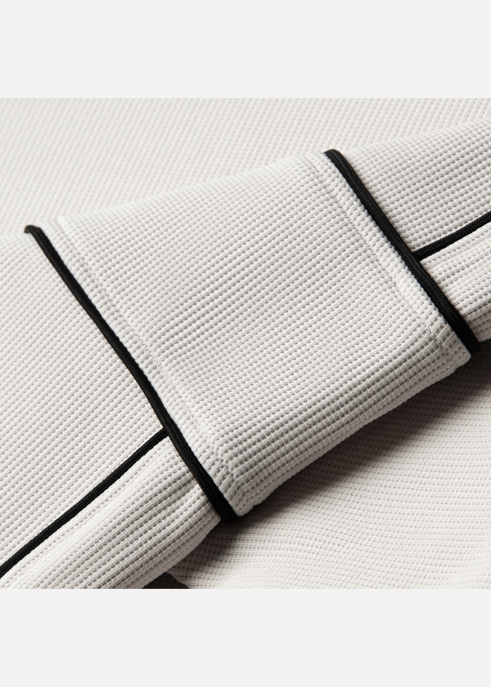 Áo Thun Tay Dài Cotna Thoáng Mát The Weekend 042 Be