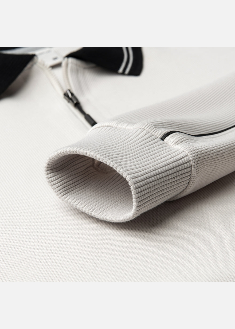 Áo Thun Tay Dài Cotna Thoáng Mát The Weekend 042 Be