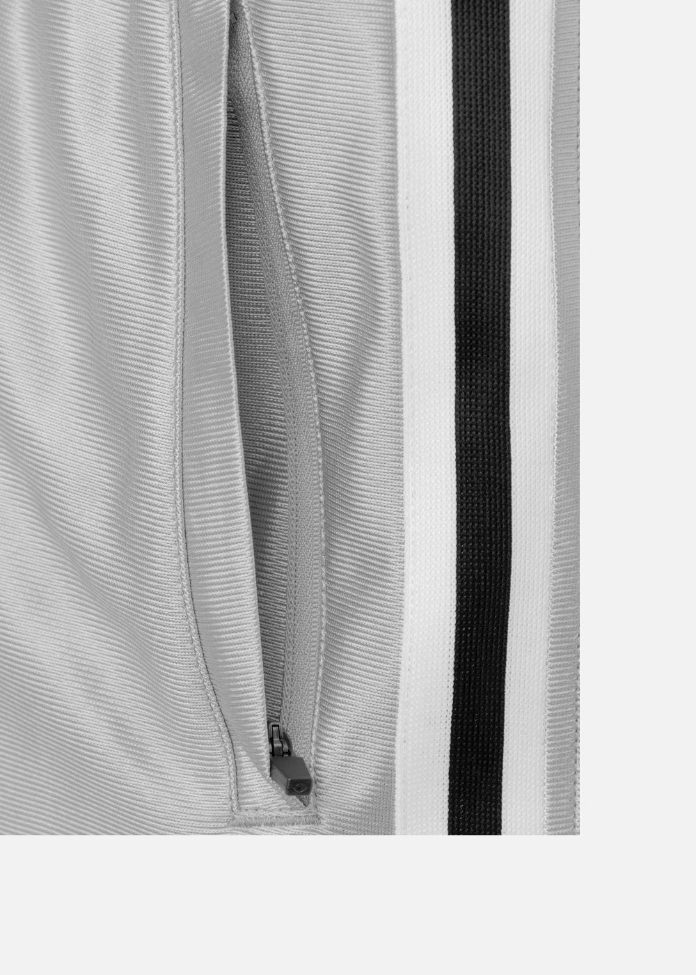 Quần Short Thun Vải Shiny Ít Nhăn No Style M157 Xám Trắng