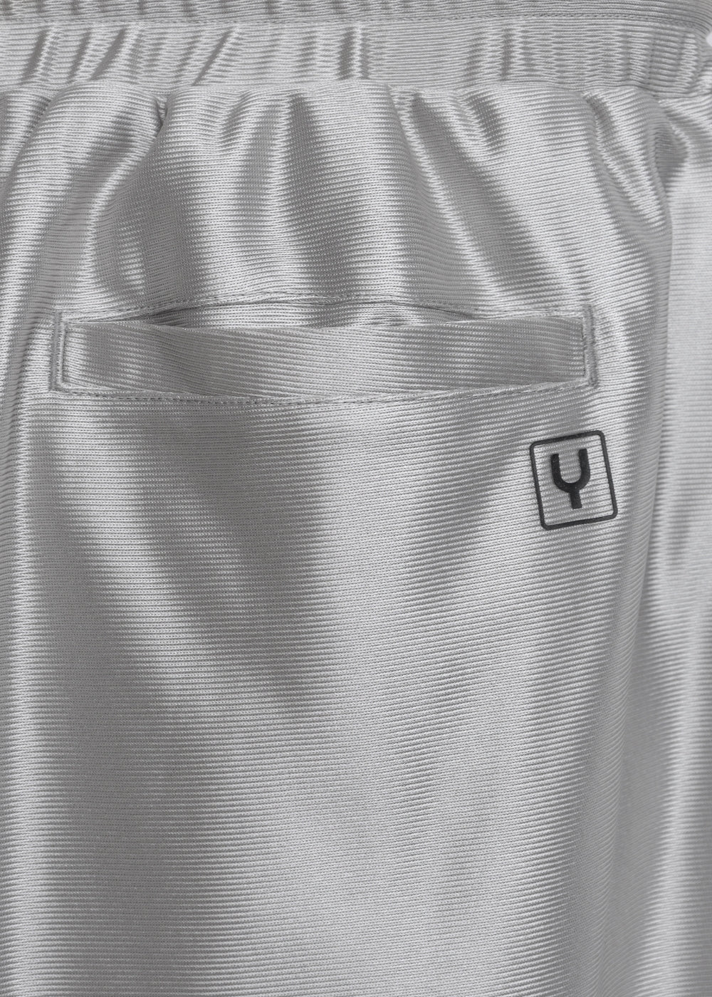 Quần Short Thun Vải Shiny Ít Nhăn No Style M157 Xám Trắng