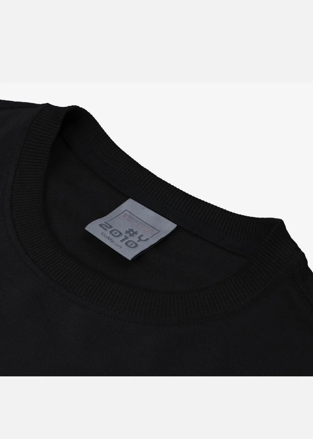 Áo Thun Sweater Mềm Mịn Mát The Minimalist 008 Đen - YaMe.vn