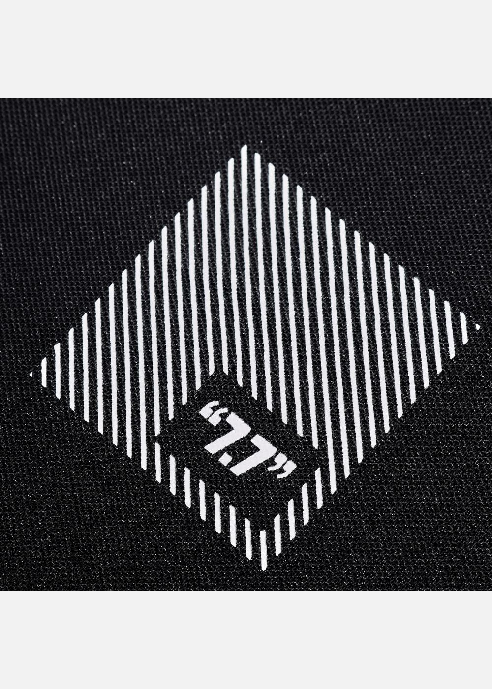 Áo Thun Cổ Tròn Tay Ngắn Áo Thun Seventy Seven 13 Đen