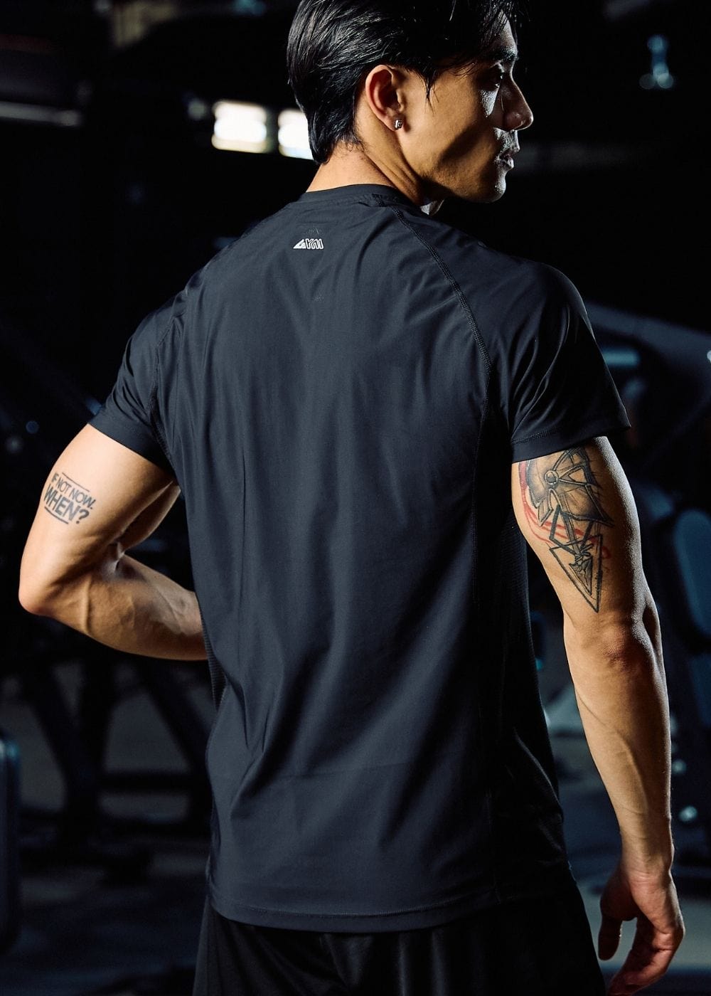 Áo Thun Cổ Tròn Tay Ngắn Áo Thun The Trainer 004 Đen