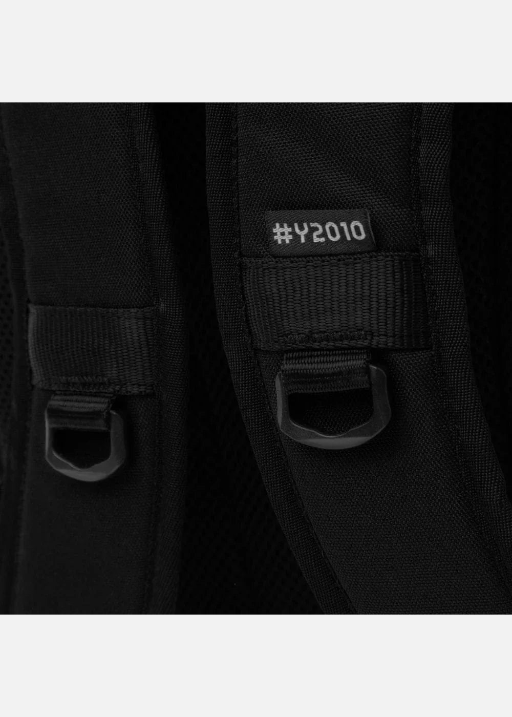 Balo Essential Nhiều Ngăn Khởi Nguyên 16 Đen - YaMe.vn