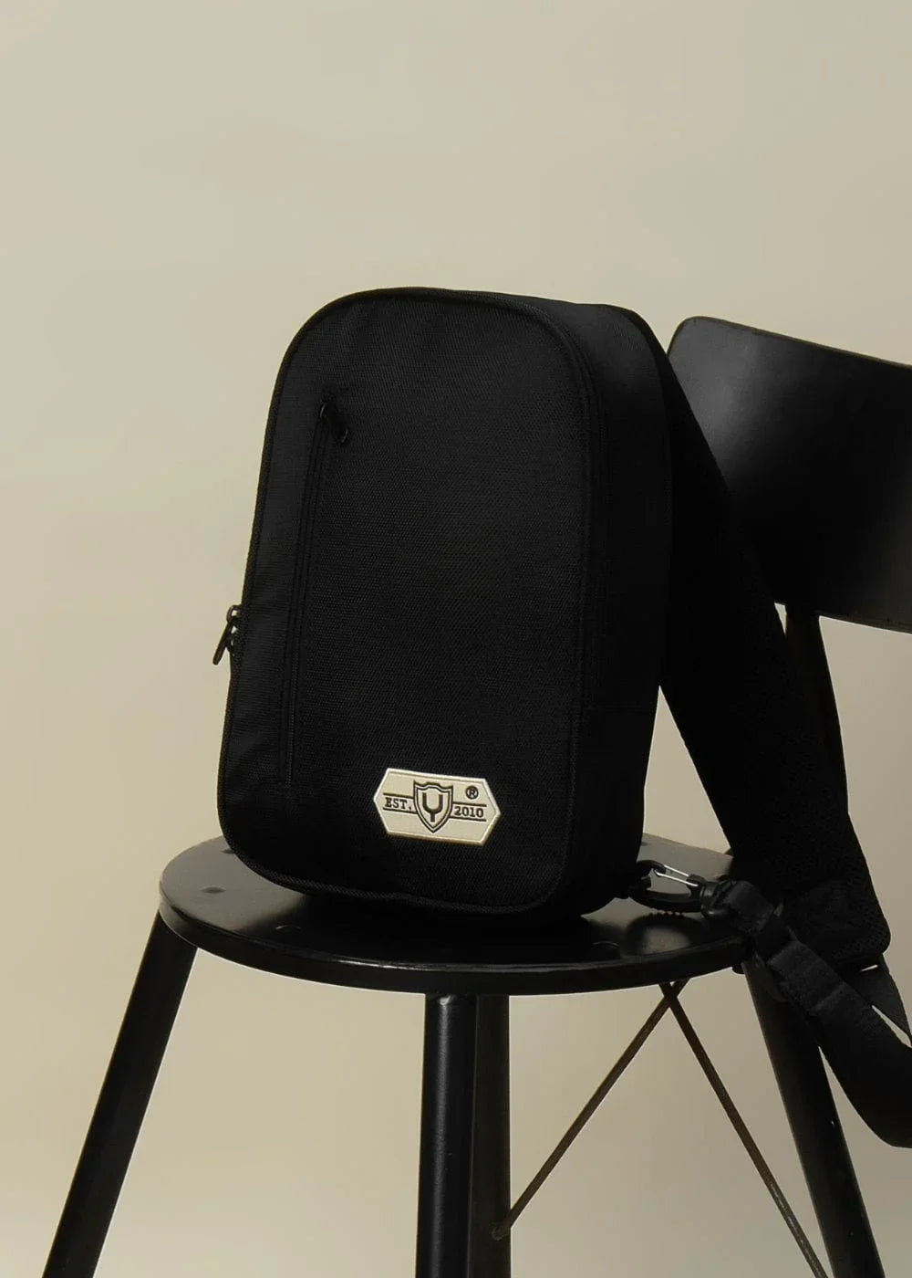Túi Đeo Sling Bag Chống Sốc Khởi Nguyên 04 Đen - YaMe.vn