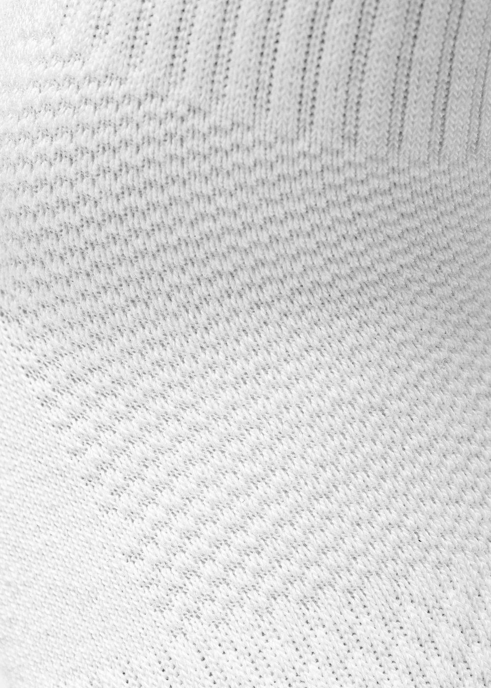 Vớ Cổ Trung Công Thái Học 90° Dệt Lưới Thoáng Khí C001 Trắng - YaMe.vn