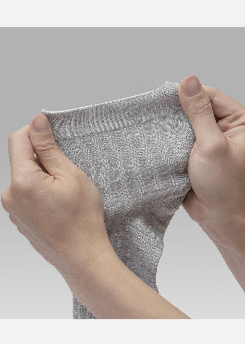 Vớ Cổ Trung Công Thái Học 90° Dệt Lưới Thoáng Khí C001 Xám Nhạt - YaMe.vn