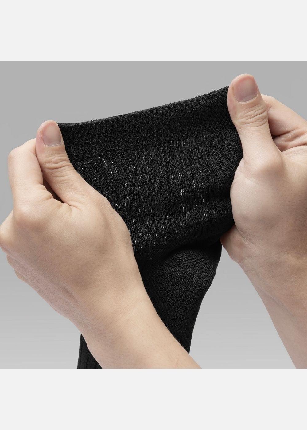 Vớ Cổ Trung Công Thái Học 90° Kháng Khuẩn Khử Mùi C002 Đen - YaMe.vn