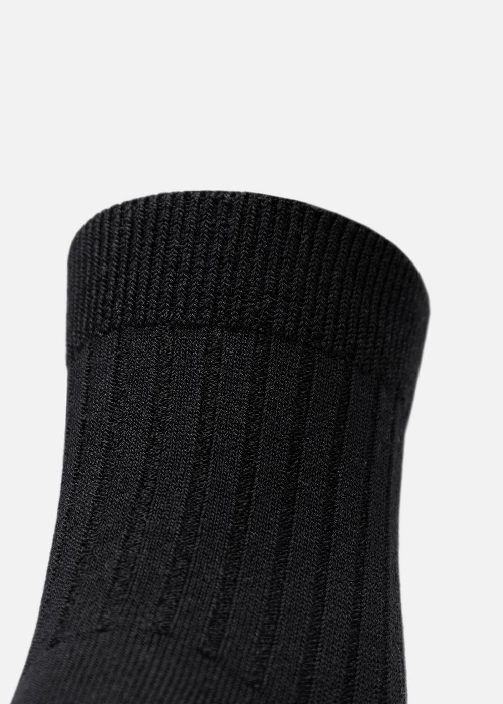 Vớ Cổ Trung Công Thái Học 90° Kháng Khuẩn Khử Mùi C002 Đen - YaMe.vn