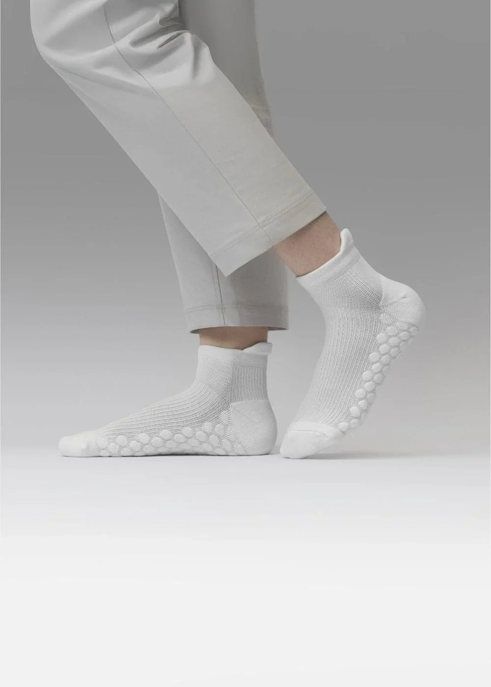 Vớ Cổ Ngắn Công Thái Học 90° Đệm Xù Giảm Chấn Kháng Khuẩn TAB004 Trắng - YaMe.vn