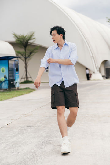 Cách xắn tay áo sơ mi chuẩn "soái ca" không bị luộm thuộm.