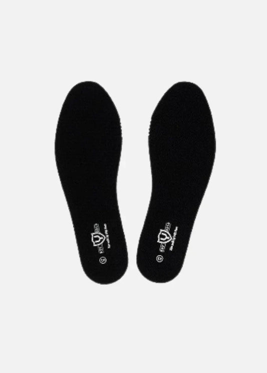 Lót giày Memory Foam và Than hoạt tính: Bí mật khử mùi và êm chân suốt ngày dài.