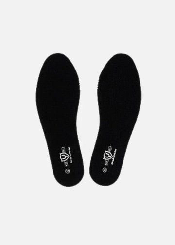 Lót giày Memory Foam và Than hoạt tính: Bí mật khử mùi và êm chân suốt ngày dài.