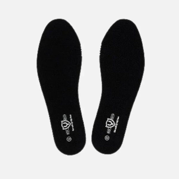 Lót giày Memory Foam và Than hoạt tính: Bí mật khử mùi và êm chân suốt ngày dài.
