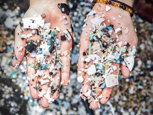 Tác động môi trường của vải sợi tổng hợp và vi nhựa.