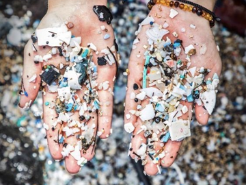 Tác động môi trường của vải sợi tổng hợp và vi nhựa.