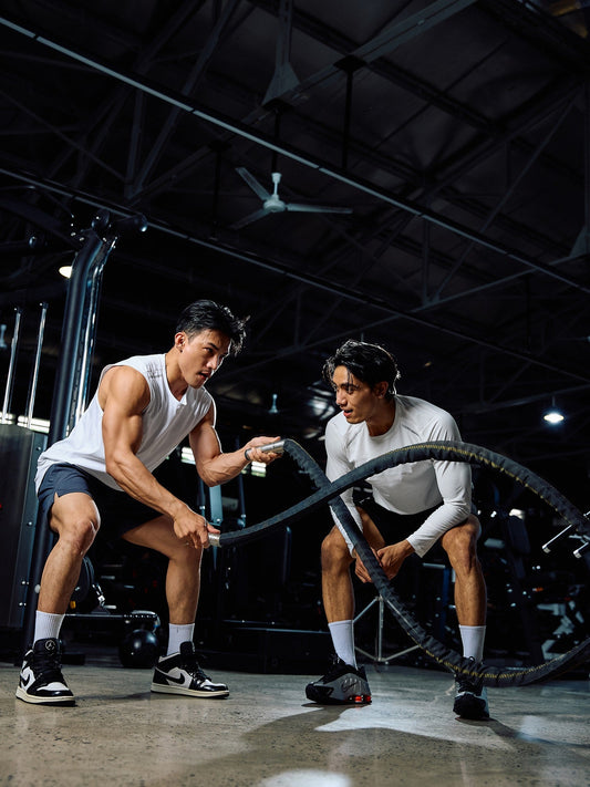 Tại sao đồ thể thao chuyên nghiệp lại dùng nhiều Poly hơn Cotton?