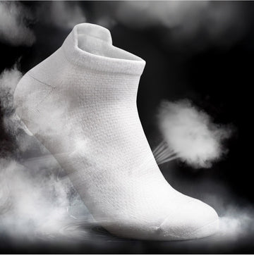 Tất (vớ): Cotton hay Bamboo khử mùi tốt hơn?