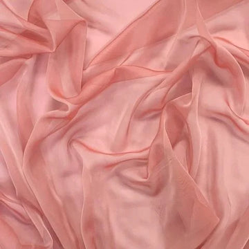 Vải Chiffon (Voan) - Mềm mại, bay bổng nhưng dễ xước.