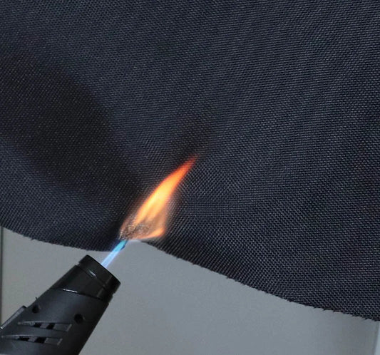 Vải chống cháy (Flame-retardant) hoạt động như thế nào?