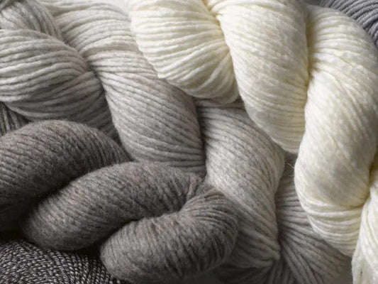 Vải Len lông cừu (Merino Wool) – Ấm nhưng không gây ngứa.