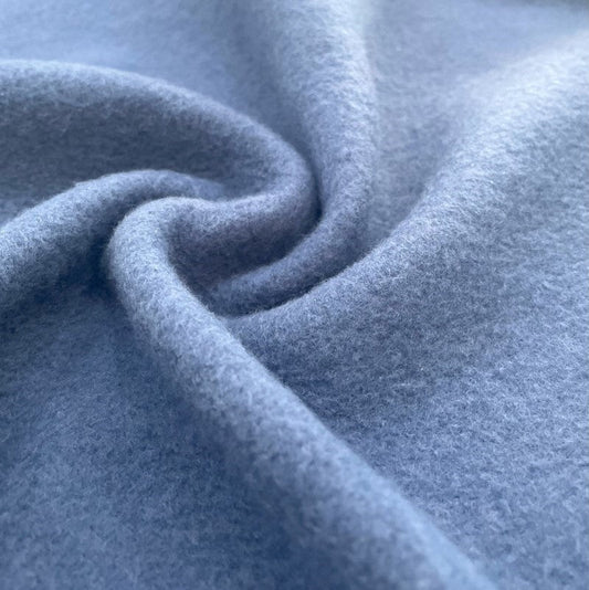 Vải nỉ bông (Fleece) – Mặt trong cào bông ấm áp cho mùa đông.