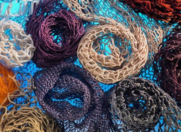 Vải tái chế từ lưới đánh cá (Econyl).