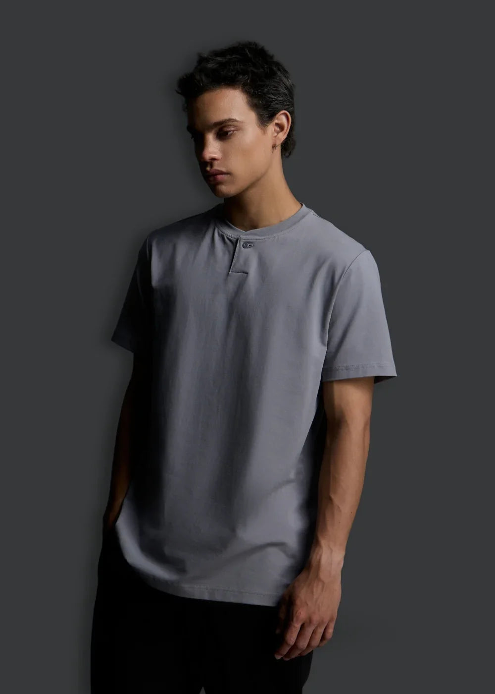 Áo Thun Tay Ngắn Mềm Mịn Mát The Minimalist 007 Xám - YaMe.vn
