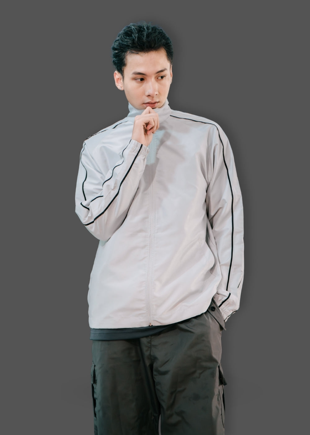 Áo Khoác Gió Trượt Nước Seventy Seven 40 Xám Trắng