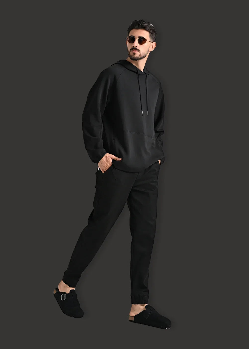 Áo Khoác Hoodie Mịn Mát Ít Nhăn The Minimalist 024 Đen - YaMe.vn