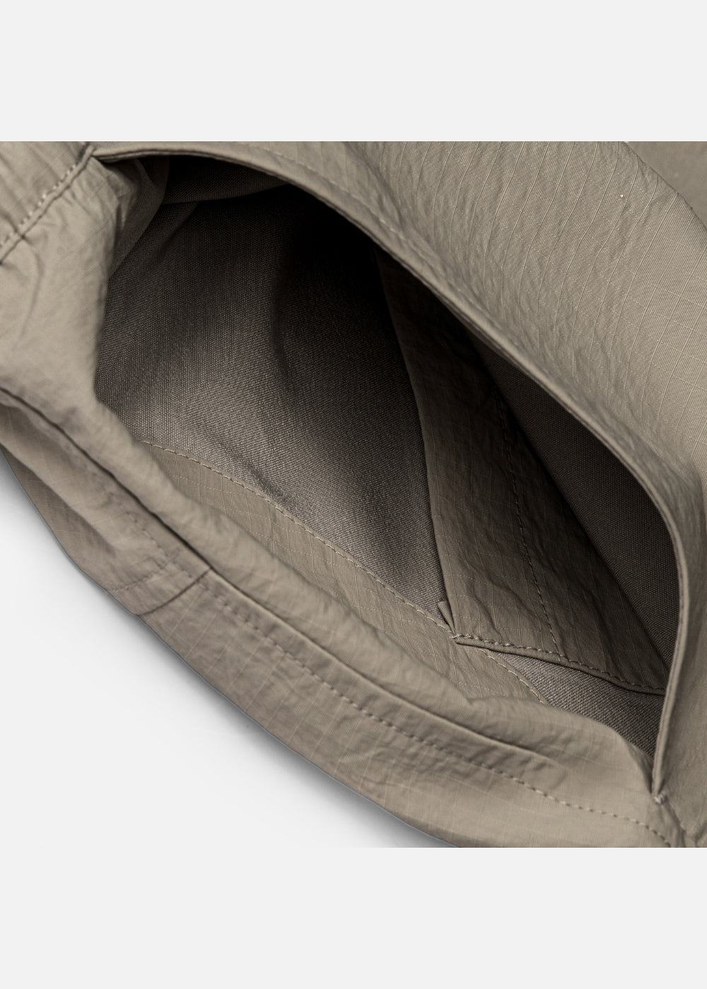 Quần Short Dù Siêu Nhẹ Trượt Nước The Weekend 045 Nâu