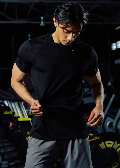 Áo Thun Cổ Tròn Tay Ngắn The Trainer 001 Đen