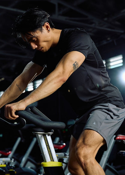 Áo Thun Cổ Tròn Tay Ngắn The Trainer 001 Đen