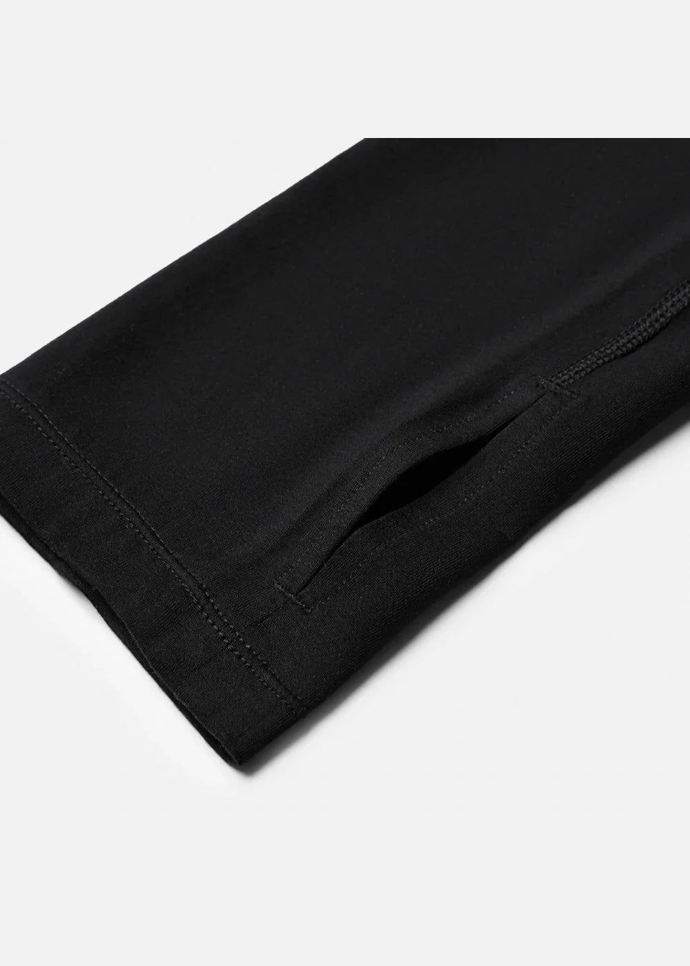 Áo Thun Tay Dài CloudTouch™ Siêu Mềm Mịn Tay Xỏ Ngón The Homebody 001 Đen