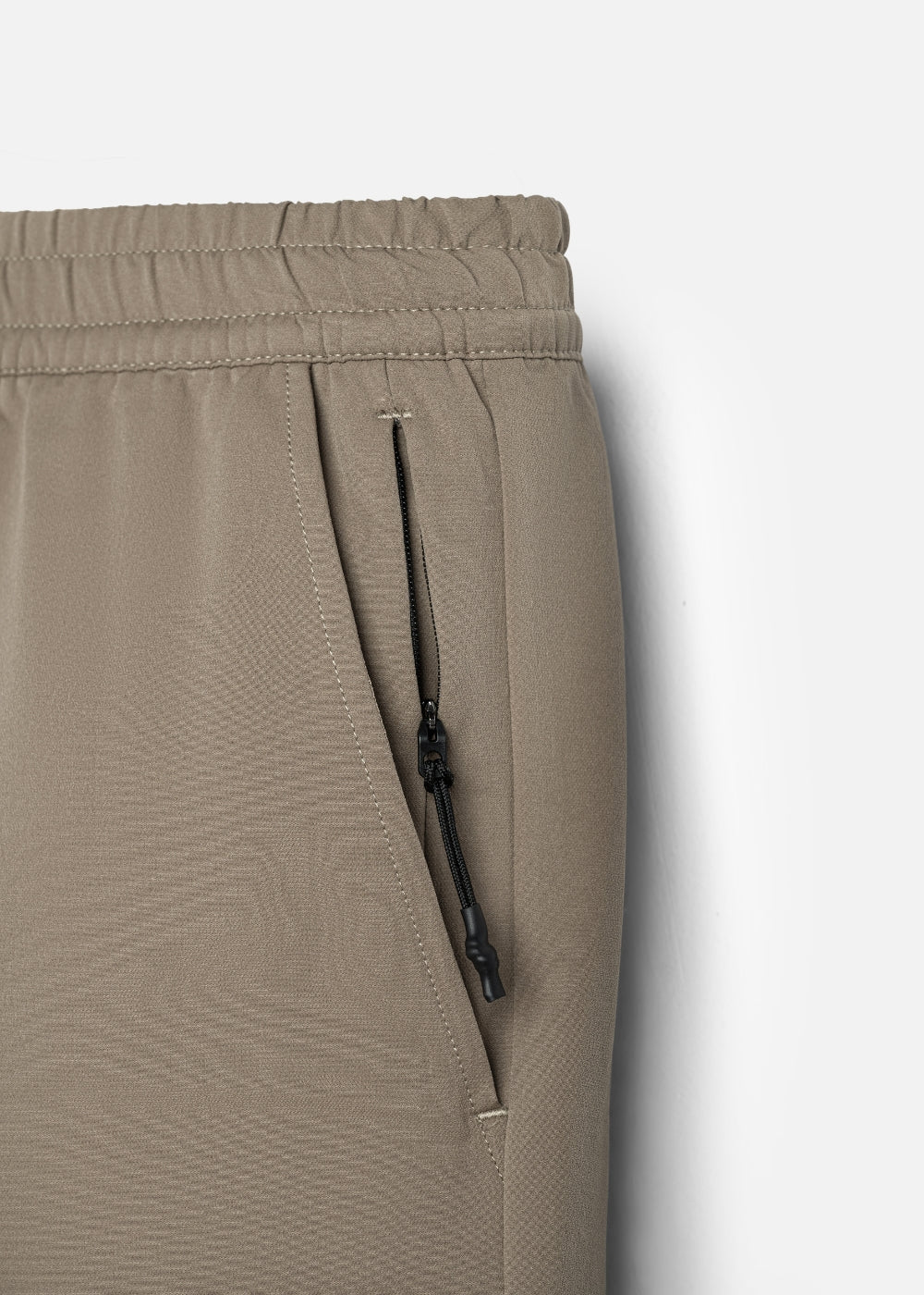 Quần Jogger Dù Co Giãn Mềm Mịn The Minimalist 003 Nâu Nhạt