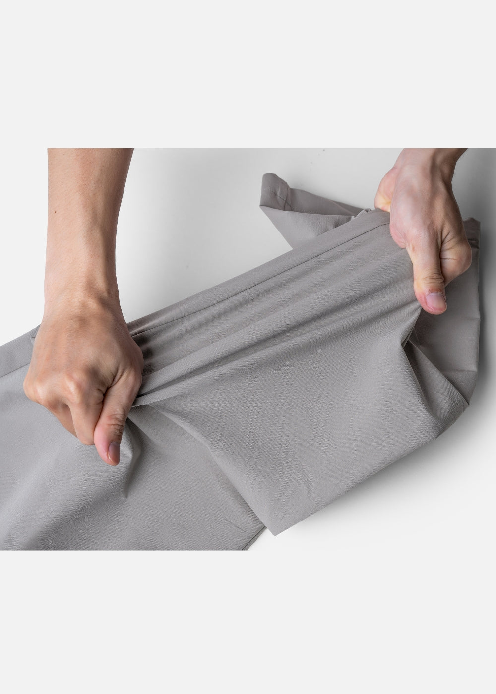 Quần Jogger Dù Co Giãn Mềm Mịn The Minimalist 003 Xám Nhạt