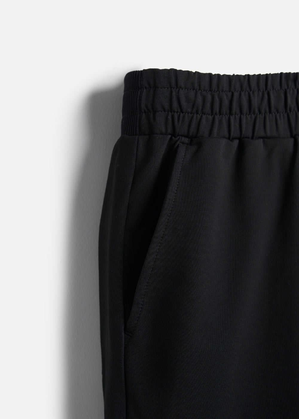 Quần Đùi Easy Pant IceVibes™ Vải Tản Nhiệt Chạm Mát Lạnh The Minimalist 033 Màu Đen 99 Dáng Vừa Vặn F3