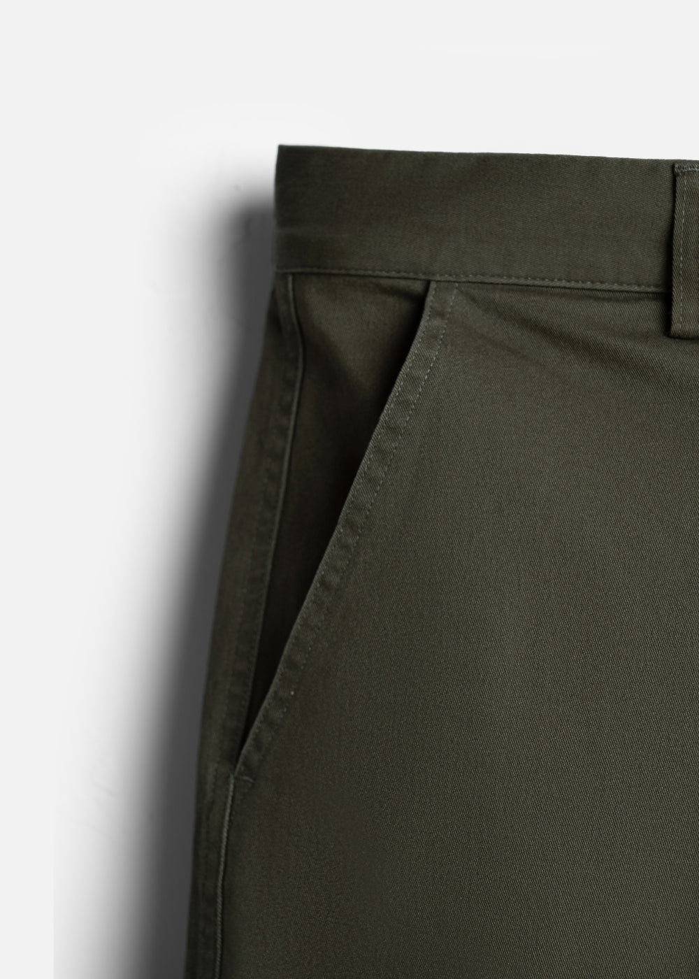 Quần Short Kaki Bền Co Giãn The Weekend 030 Xanh Lá Đậm