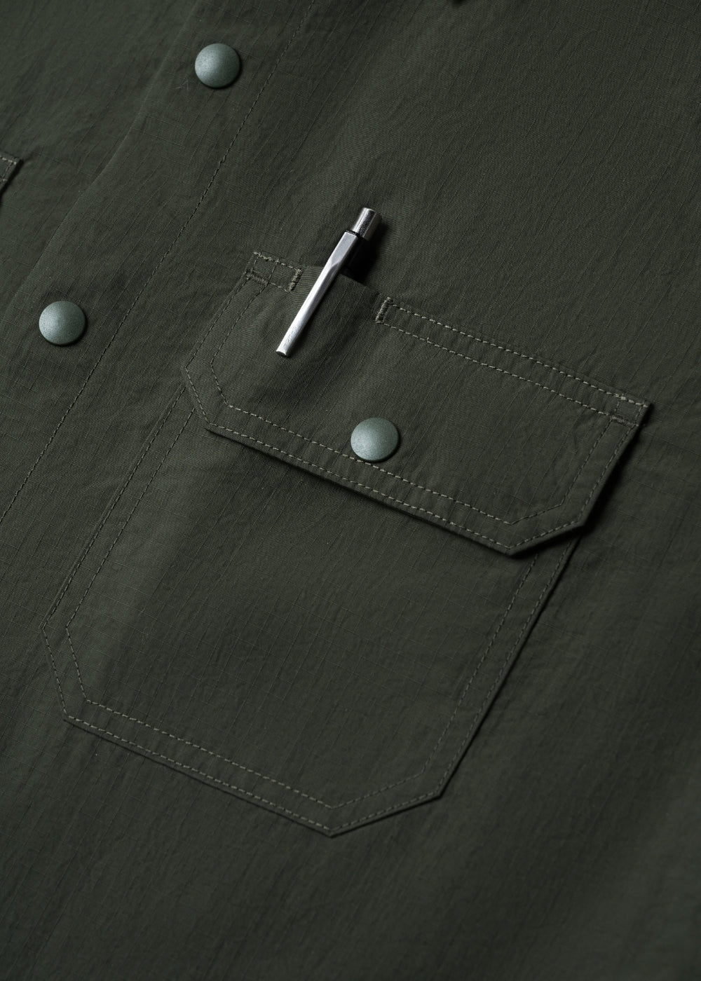 Áo Sơ Mi Tay Ngắn Smart Trượt Nước Thoát Khí The Worker 007 Xanh Lá Đậm