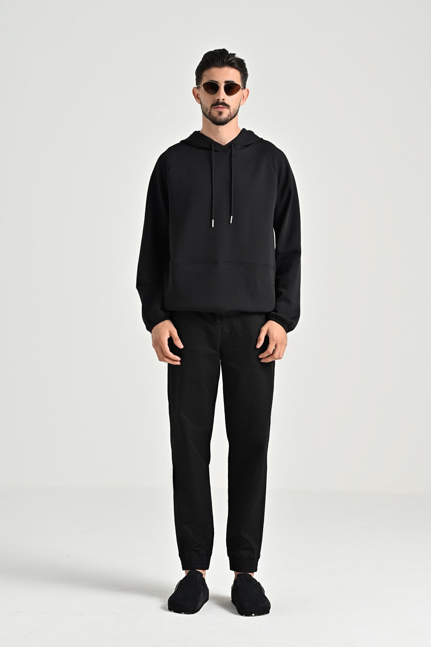 The Minimalist 025 Đen.jpg