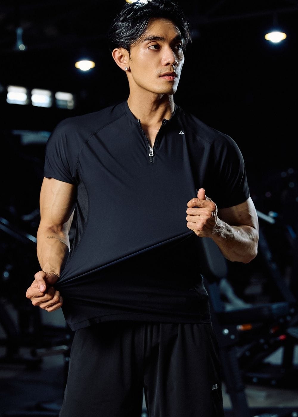 Áo Thun Cổ Tròn Tay Ngắn Áo Thun The Trainer 004 Đen